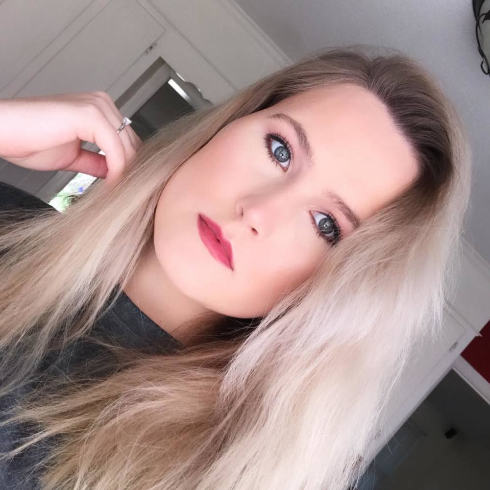 Meet your Posher, Cayla